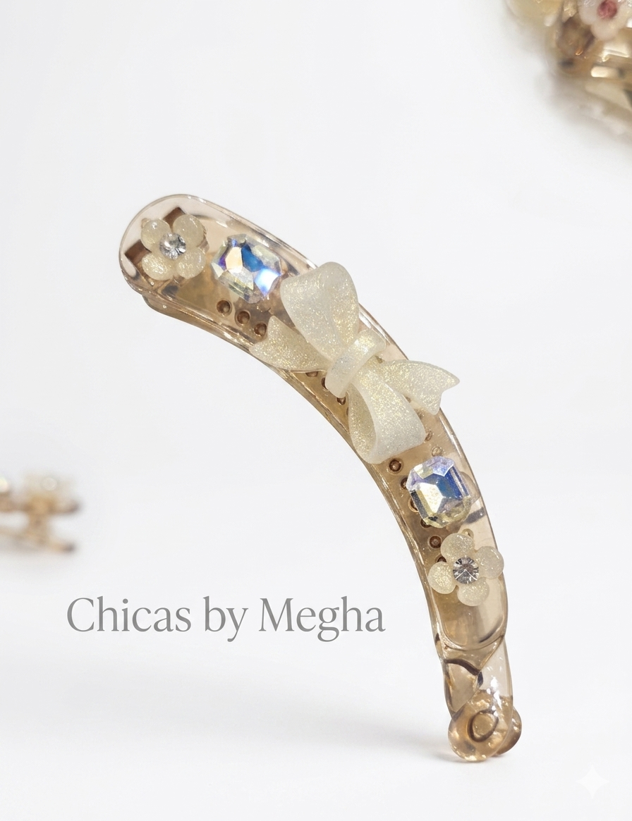 The Pearl-Glint Bow Clip