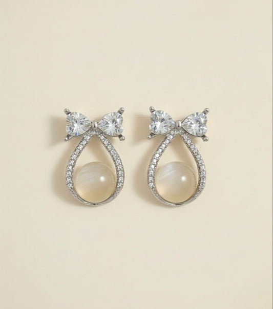 Regal Bow & Teardrop Studs