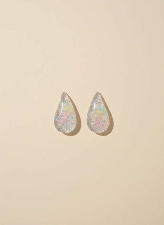 Teardrop-shaped earrings