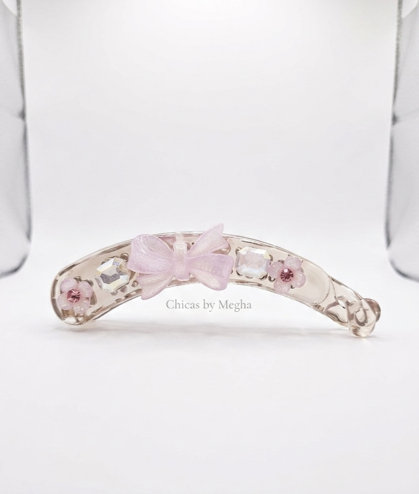 The Pearl-Glint Bow Clip
