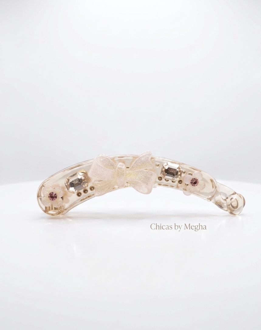 The Pearl-Glint Bow Clip