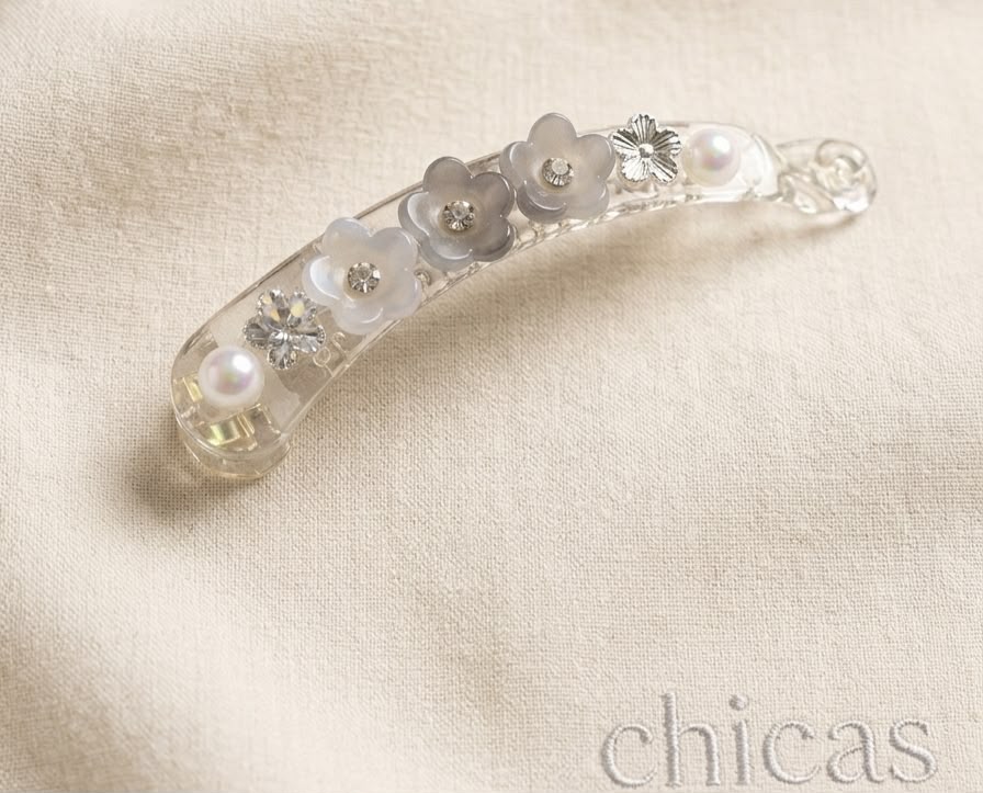 The Blossom & Pearl Petite Banana Clip
