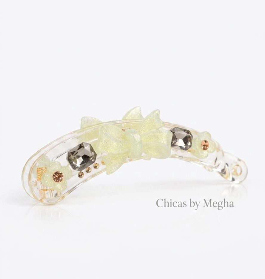 The Pearl-Glint Bow Clip