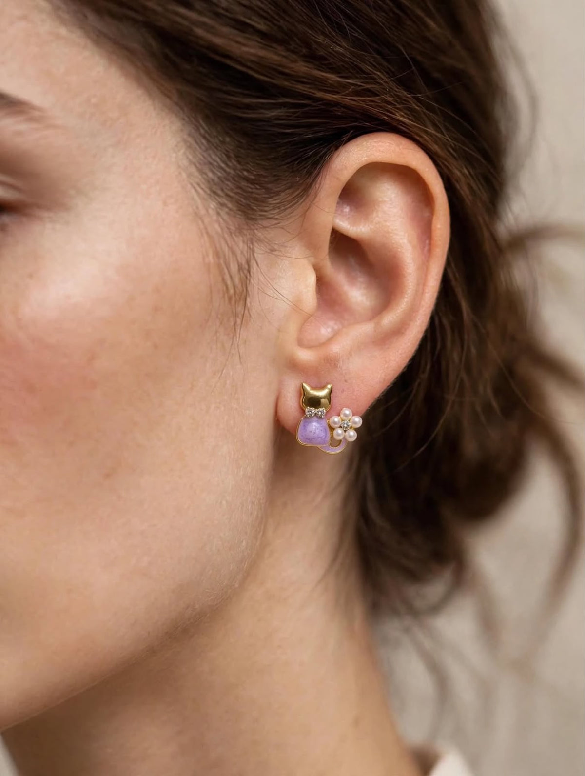 Pearl Paw Kitty Stud Earrings