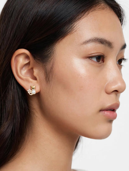 Pearl Paw Kitty Stud Earrings