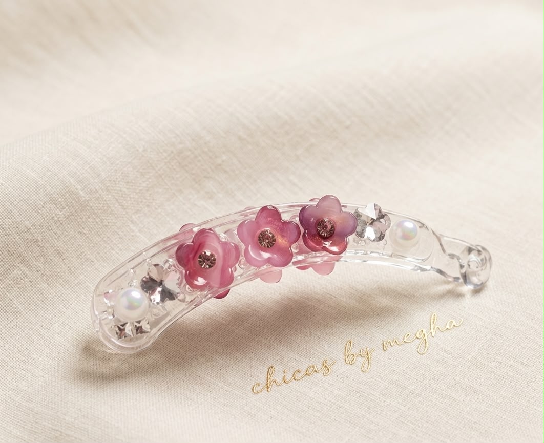 The Blossom & Pearl Petite Banana Clip