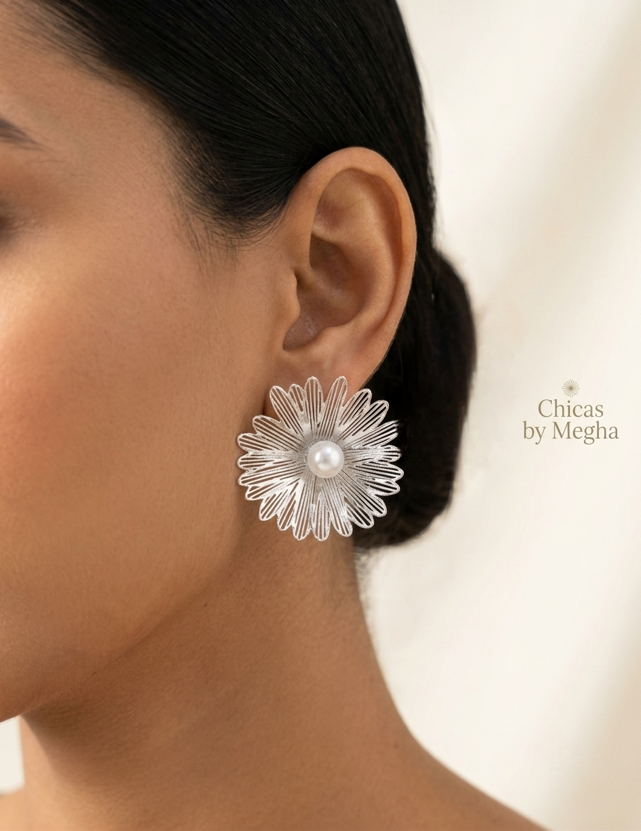 Daisy Pearl Bloom - Silver Flower Pearl Stud Earrings